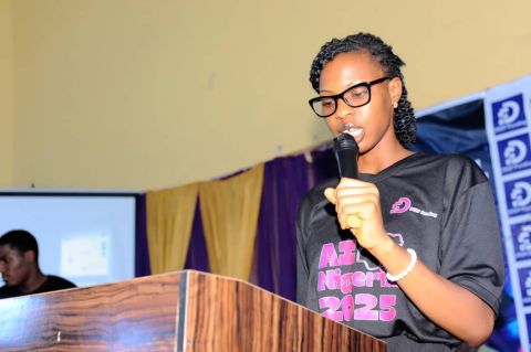 Dominion Akinrotimi presenting at the DeepFunding.io AI Hackathon, Southwest Nigeria